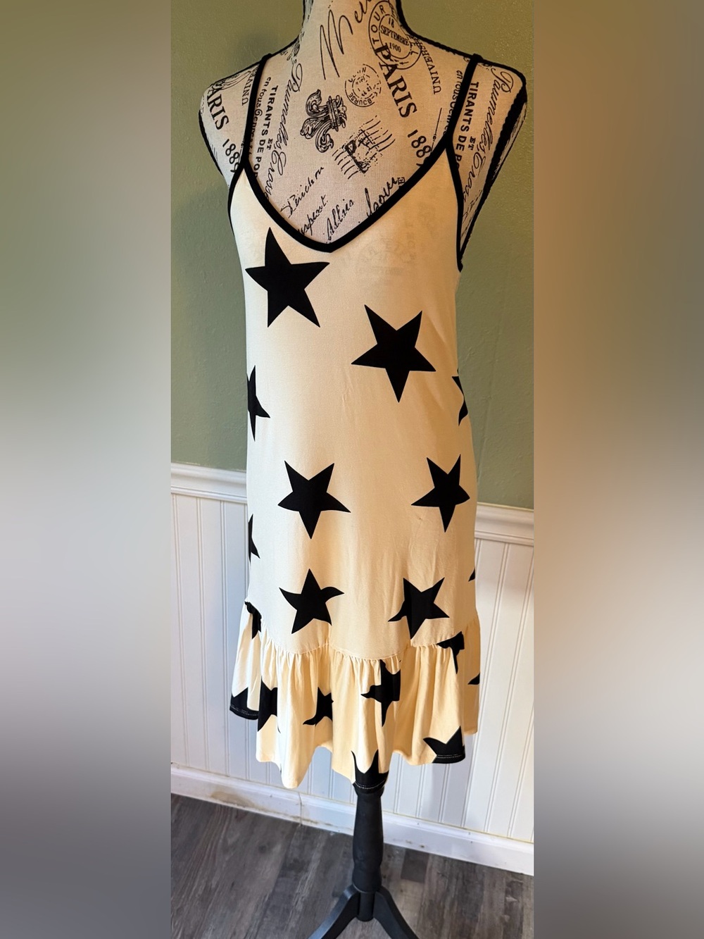 Agnes & Dora Cream Stretchy Dress with Black Star Print XS Can Fit Up
